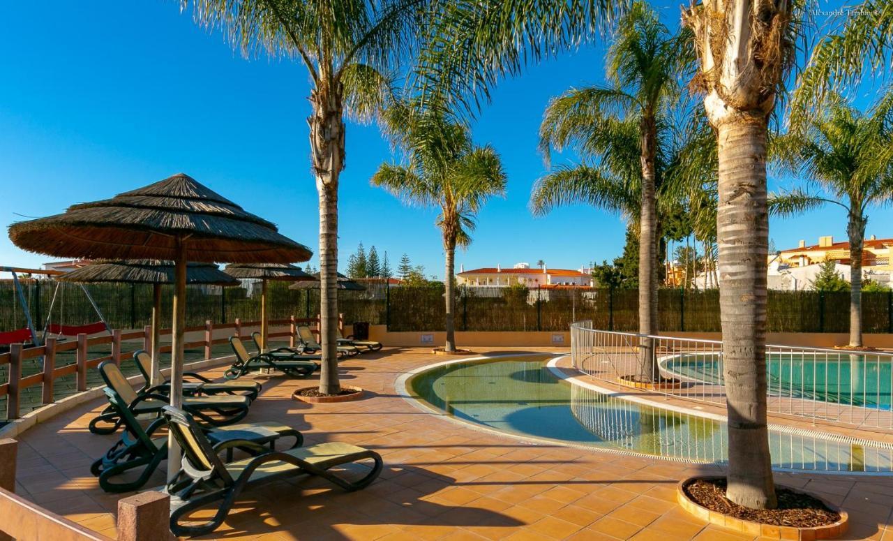 Luzbay Pool Apartments Екстер'єр фото